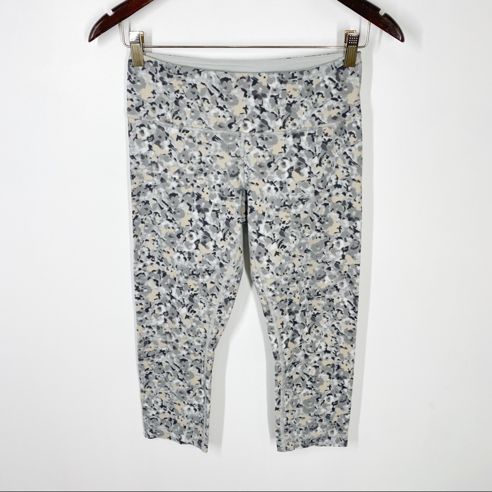 Lululemon Wunder Under Crop 20” size 6